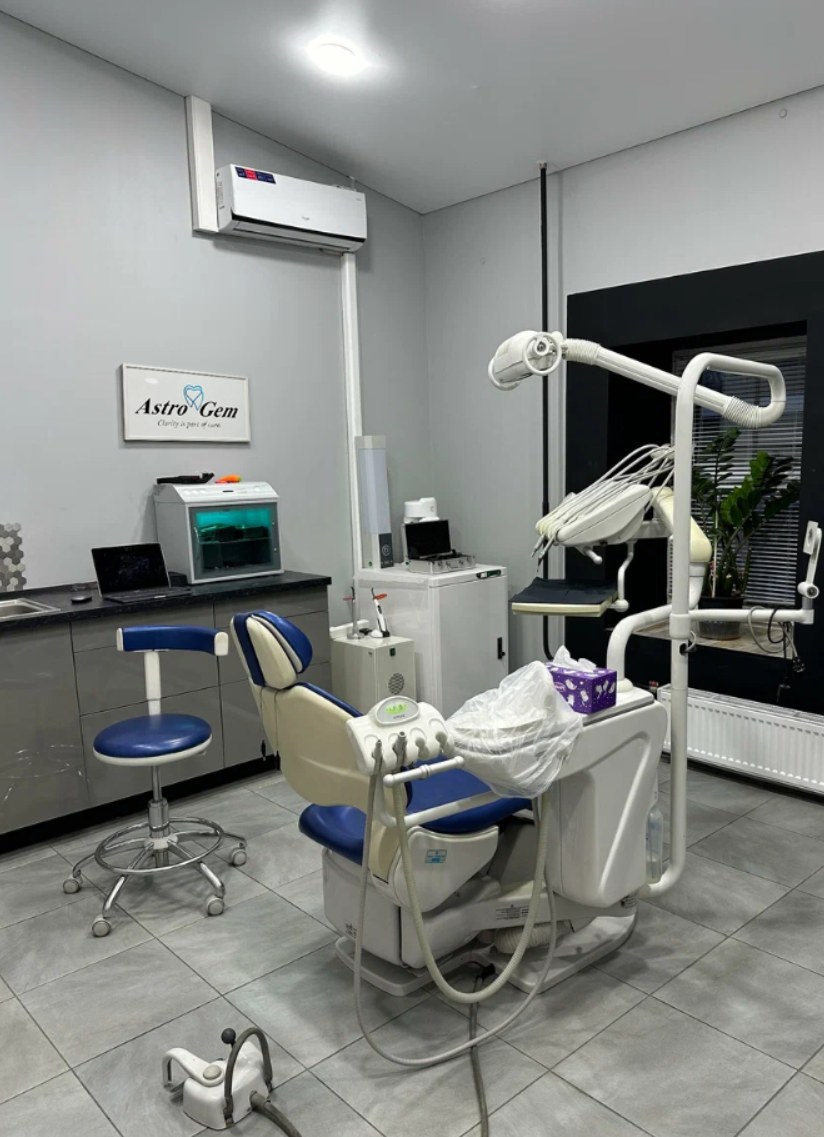 Astro Gem Dental treatment room in Bell